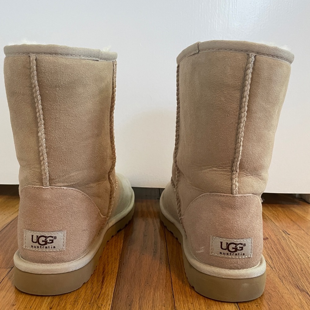Women’s UGG - Classic Short Boot